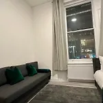 Paddington Praed St Apartment