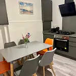 Paddington Praed St Apartment